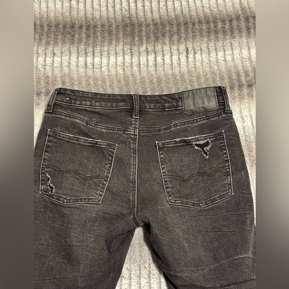 American Eagle Men’s Distressed Shorts 
Size 32 - Picture 2 of 7